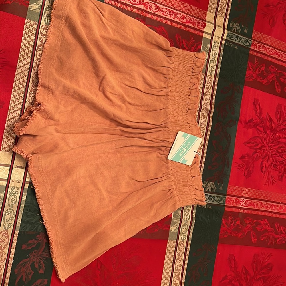 Umgee Shorts - Picture 2 of 2